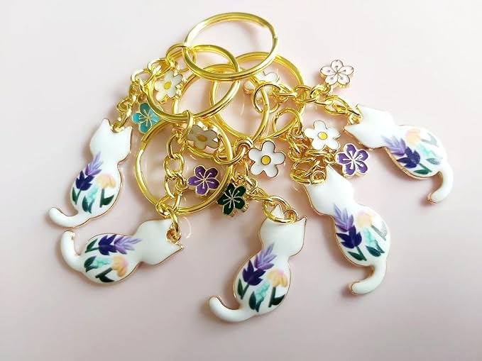 Agromusk Cute Cat Keychain, Enamel Flower Keyring Japanese Decor for Garden Cat Lovers, Kawaii Bag Charm With Sakura Flowers
