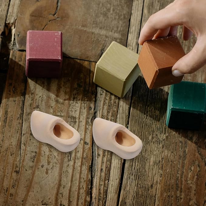 DIYEAH Mini Wooden Clogs 1pair Miniature Wooden Shoes Blank Wooden Shoes Sneaker Make Your Own Dutch Netherland Shoes Doll House Layout Decor Klompen for Dollhouse DIY Crafts 4cm