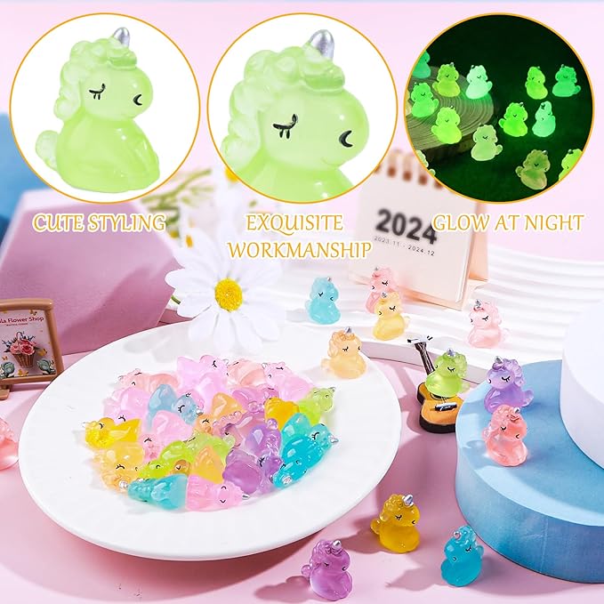 70Pcs Luminous Resin Animal Set Miniature Animal Types Glow-in-The-Dark Effect Fairy Tale Garden Aquarium Dollhouse Miniature Landscape DIY Kit