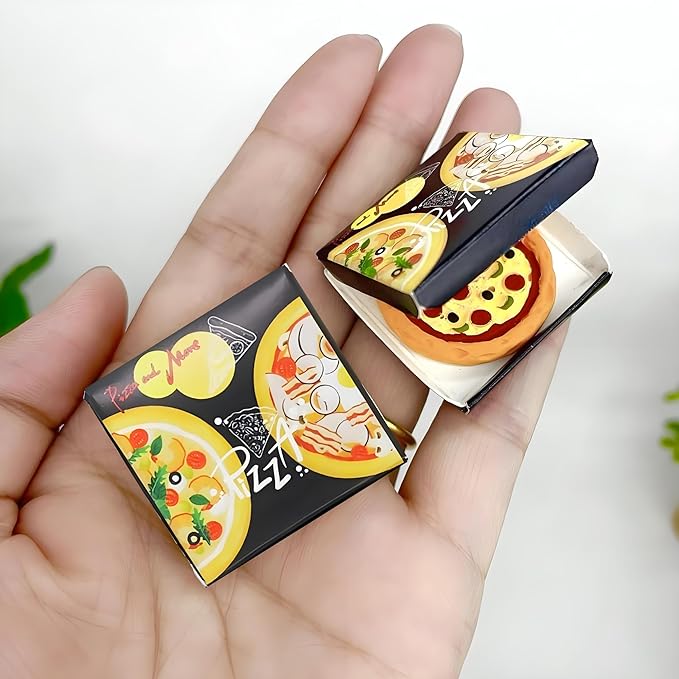 Miniature Pizza & Box Set – 1:12 Scale Dollhouse Food Models, Tiny Pizza Accessories for Doll House Kitchen Furniture, Office Desk, DIY Craft Supplies & Photography Props (Black)