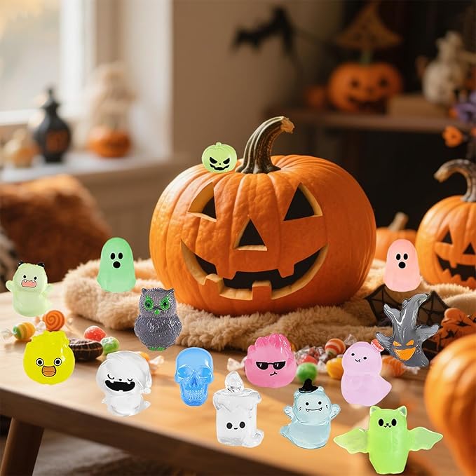 36Pcs Halloween Mini Resin Figures Miniature Animal Figurines Tiny Animals Set for Home Decor and Garden Decoration & Collectibles