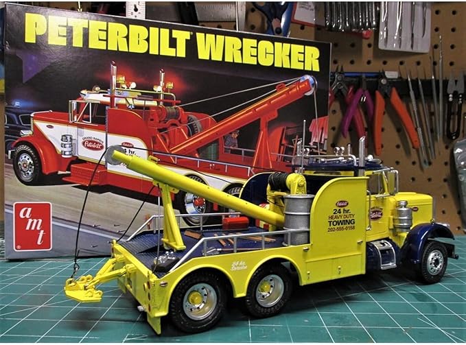 AMT Peterbilt 359 Wrecker Model Kit - 1/25 Scale Buildable Tow Truck for Kids and Adults (AMT1133)
