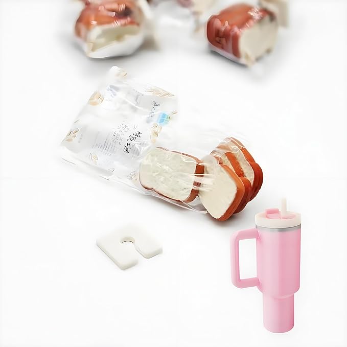 2Pcs Miniature Drink Cup & Toast Set – Realistic 1/12 Scale Dollhouse Tumbler with Detachable Lid & Straw, Pink, for DIY Dollhouse, Fairy Garden, Office, Desktop Decoration, Collectible Mini Ornaments