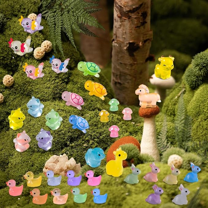 JIUDUOYUAN 250 Pcs Luminous Mini Resin Animals Tiny Mini Figurines Glow in The Dark Garden Miniatures Animal for Micro Dollhouse Landscape Fairy Garden Decorations