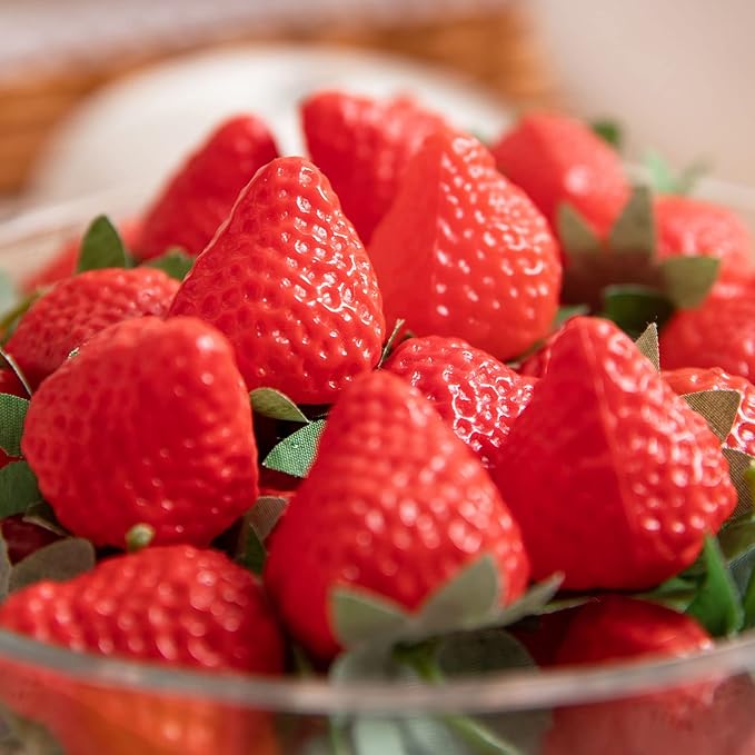 100 Pieces Fake Strawberries Fake Fruit Artificial Strawberry Kitchen Décor Plastic Strawberry Party Decorations Realistic Fake Food Lifelike for Display Photography Props