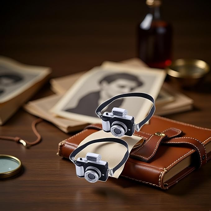 2Pcs 1:4 Scale Mini Camera Prop Ornament Vintage Camera Model, Miniature Digital Camera Mini Decoration Accessories Photography Props Ornament