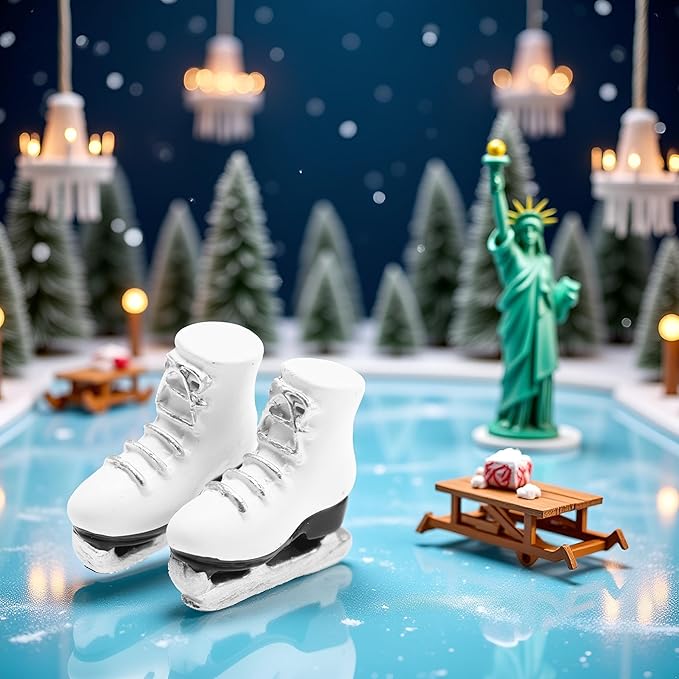 White Dollhouses Miniature Ice Skates - Miniature White Roller Skates, Miniature Scale Accessory Roller Shoes Winter Sports Shoes, Realistic Skating Shoes for Playhouse Decor Dollhouse Accessories