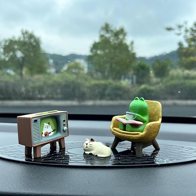 Miniature Frog Figurine Statue, Help Relax Enjoying Tea Time Mini Frog Cat Collection Desk Ofiice Bedroom Decor, Healing Heart Good Mood Indoor Home Decorations with Gift Box -Watching TV