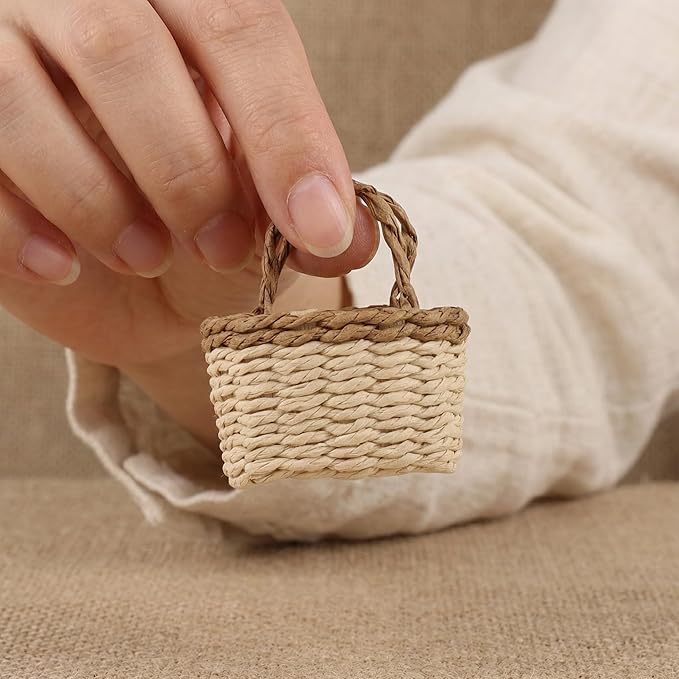 Totority Miniature Woven Basket for Dollhouse Realistic Handheld Prop for Home Decor Crafts and Photography Mini House Supplies Color