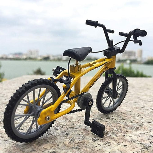 1/18 Scale Mini Diecast Mountain Bike, Finger Bicycle Model, Desktop Decor Art Craft (Yellow)