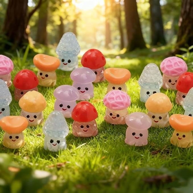 50PCS Glow-in-The-Dark Mushroom Blind Bags, Cute Mini Mushroom Figurines Dollhouse Accessories, Realistic Mini Miniatures, Fairy Garden Decorations for Kids Party Favors, DIY Crafts