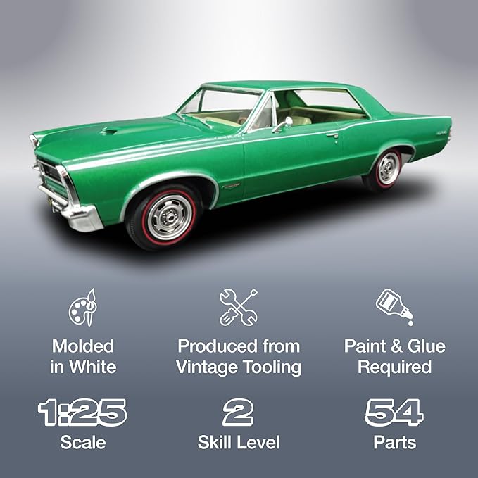 AMT 1965 Pontiac GTO Hardtop Craftsman Plus 1:25 Scale Model Kit