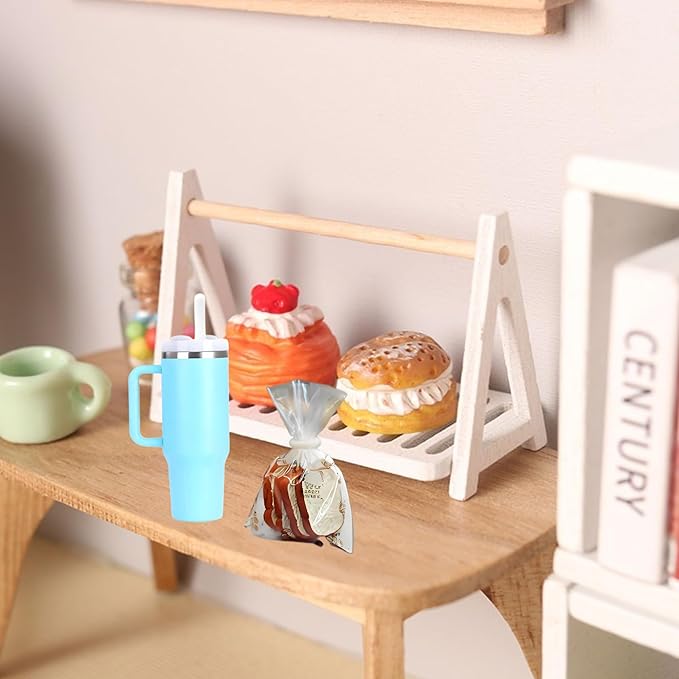 2Pcs Miniature Drink Cup & Toast Set – Realistic1/12 Scale Dollhouse Tumbler with Detachable Lid & Straw for DIY Dollhouse,Fairy Garden,Office,Desktop Decoration,Collectible Mini Ornaments（Light Blue）