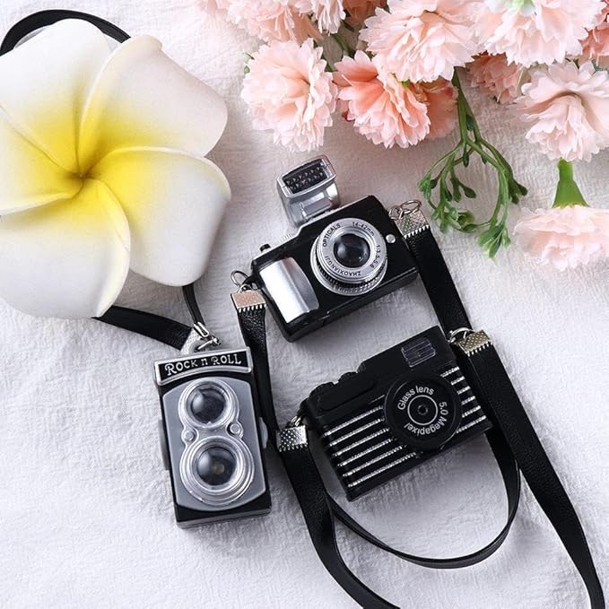 Black Mini Camera for Dolls, Dollhouse Miniature Digital SLR Camera, Vintage Style, Wall Decor Miniature Bedroom Mini Furniture Accessory,Plastic, 1:12 Scale, Retro Theme, Dollhouse Accessory