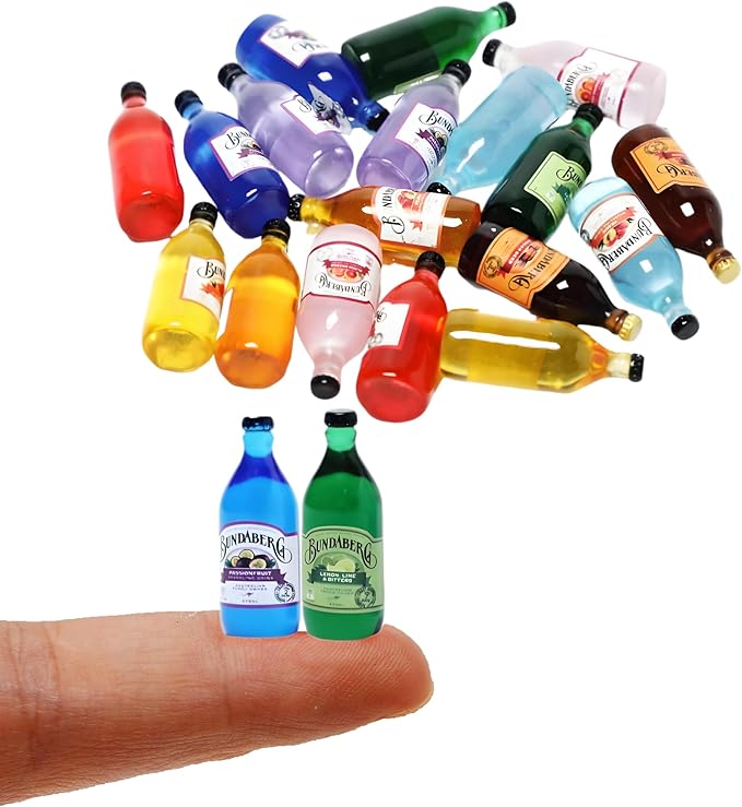 18-Piece Miniature Beverage Bottles Set – Realistic Beer & Soda Bottles, 1:12 Scale Dollhouse Drink Accessories for Tabletop Décor, DIY Crafts, and Mini Bar Decorations