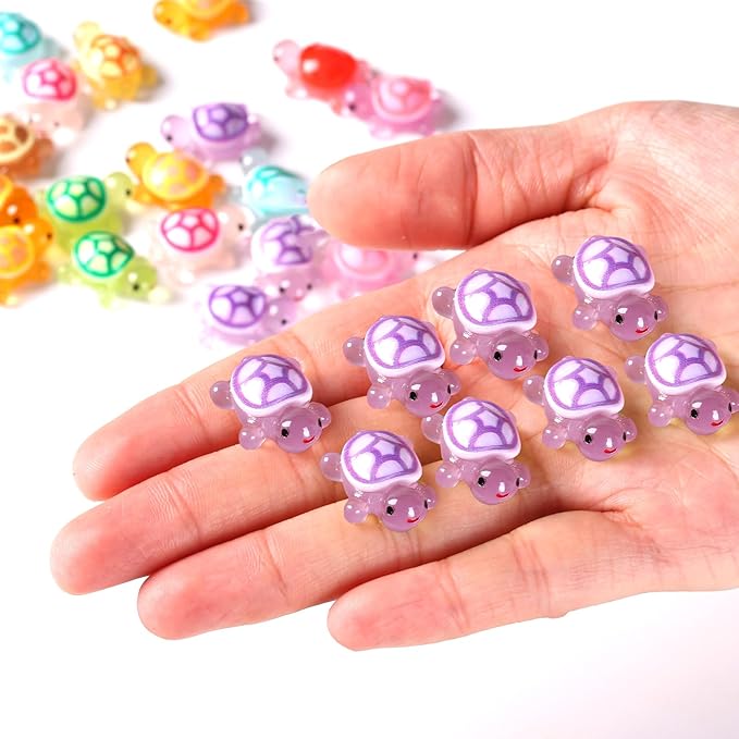 50pcs Luminous Mini Resin Turtles, Resin Animals, Mini Turtles, Marine Craft Decoration, Suitable for Decoration of Gardens, Parties, Miniature Landscapes (Purple)