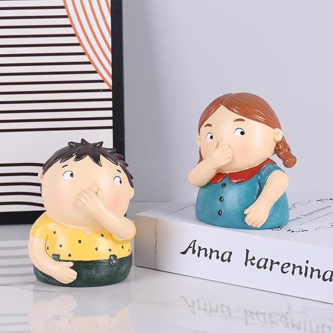 LCCCK Girl & Boy Holding Nose Sculpture Funny Bathroom Decor Statue, Quirky Home Decor Art Bathroom Figurines for Toilet Butler Tank Shelf Shelves, Mens Girls Toilet Decorate Knick Knacks