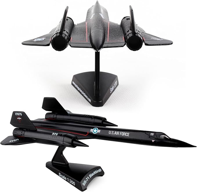 SR-71 Blackbird Die-Cast Metal Model – 1:200 Scale Strategic Reconnaissance Aircraft Replica with Display Stand, Highly Detailed, 6.2” Length x 3.2” Wingspan, Adult Collectible Ages 14+