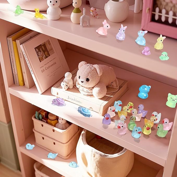 100PCs Mini Resin Animals, Mini Ducks Unicorns Rabbits Dolphin Frog Dinosaur Cat Luminous Animals Glow in The Dark to Hide Around The Office Home for DIY Garden Dollhouse Combination