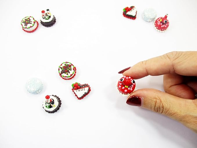 Dollhouse Miniature Food 5 Mini Christmas Cake 1.5 cm Tiny Bakery Supply 16116