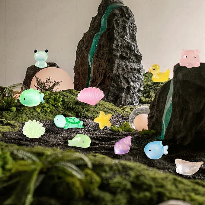 100Pcs Luminous Mini Resin 15 Styles Tiny Animals Sea Animals Figurines Glow in The Dark Miniature Animals for DIY Fish Tank Potted Micro Dollhouse Landscape Aquarium Decorations