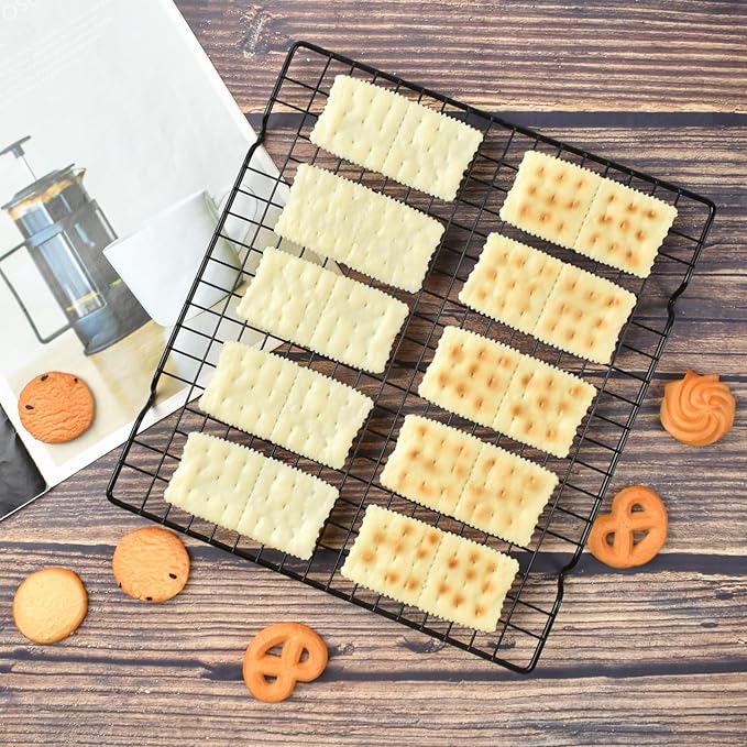 10 Pcs Fake Cookies, 1:1 Scale Artificial Soda Cracker Models Baked Biscuits Simulation Realistic Crackers Dessert for Home Kitchen Shop Display Photography Props