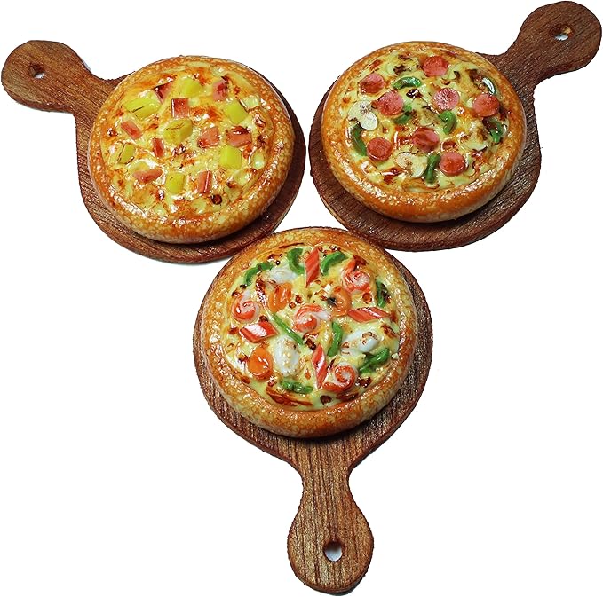 ThaiHonest 3 Pieces Pizza Miniature Set, Realistic Miniature Pizza on Wooden Tray, Dollhouse Food, 1:6 Scale, Multicolor, Clay