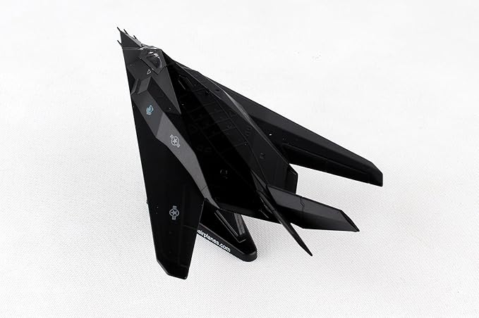 Daron Worldwide Trading F-117 Nighthawk 1:150 Vehicle , Black, Large