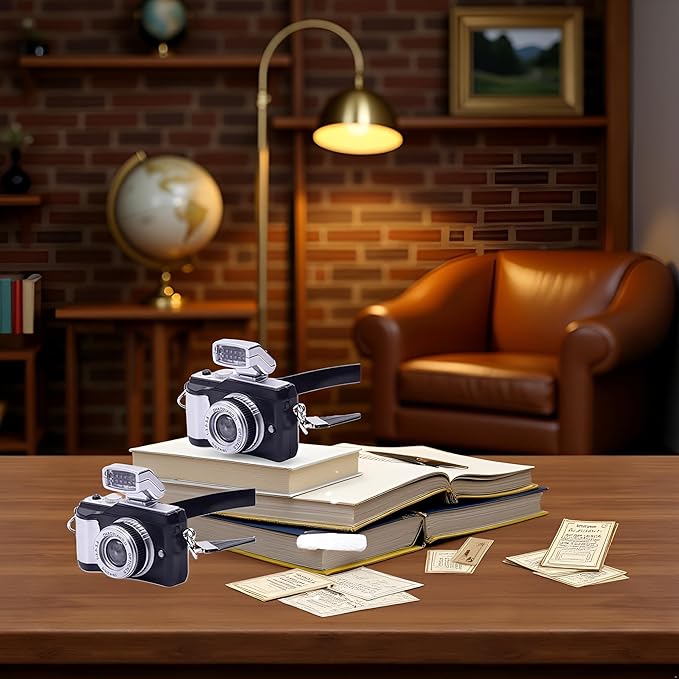 2Pcs 1:4 Scale Mini Camera Prop Ornament Vintage Camera Model, Miniature Digital Camera Mini Decoration Accessories Photography Props Ornament