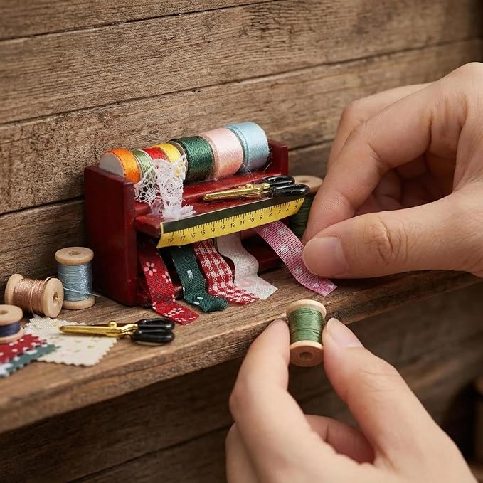 Dollhouse Accessories Miniature Sewing Tool Kit 1:12 Sewing Room Accessories Sewing Shelf Simulation Model Dollhouse Decorations (B)