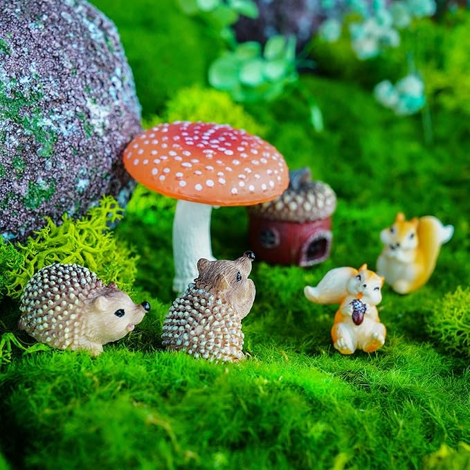 Fairy Garden Accessories, 7 Pieces Squirrel & Hedgehog Resin Figures with Acorn & Mushroom, Handmade Miniature Decor, Garden Miniatures and Home Decorations, Perfect DIY Gift for Kids
