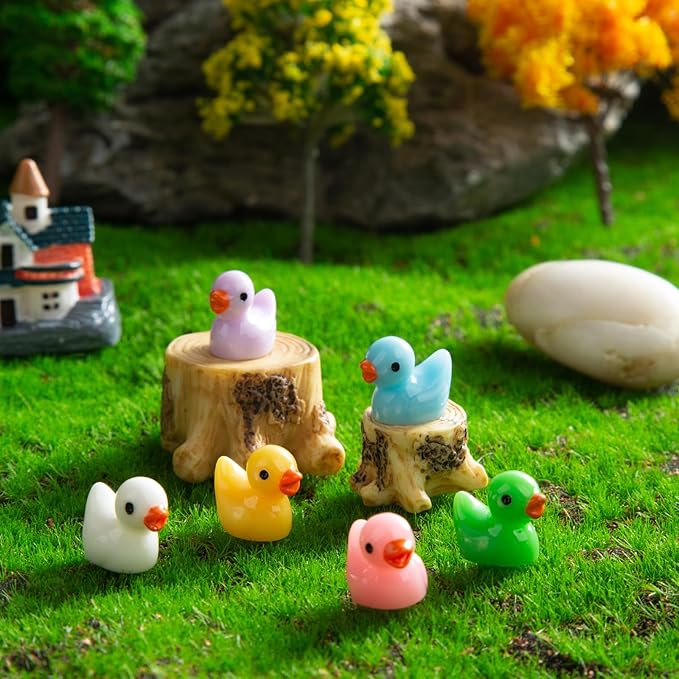150 Pieces Mini Resin Duck Miniature Figures Micro Fairy Garden Landscape Aquarium Dollhouse Ornament Potted Plants Decoration DIY Slime Charms for Christmas Birthday Party (100Yellow+50Multicolor)