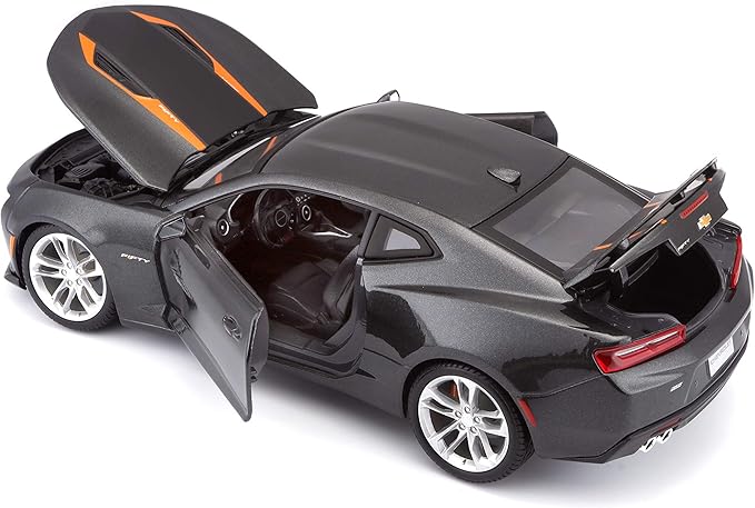 Maisto 1:18 SE 2017 50th Anniversary Chevrolet Camaro (Metallic Gray)