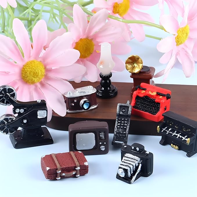 10Pcs Miniature Retro-Themed Home Appliances – Random Assorted Resin Camera, Telephone & Television Models, Mini Dollhouse Furniture for DIY, Micro Landscape,Tabletop Display & Creative Craft Projects