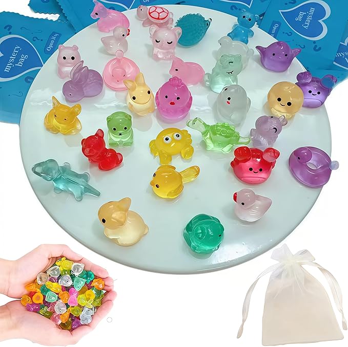 Resin Animals Mystery Bags，Mini Glow in The Dark Animal Resin Models， Design Animal Miniatures for Outdoor Decor Dollhouse Fairy Garden Accessories(200)