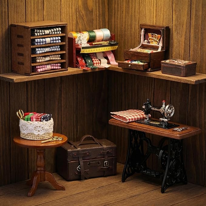 Dollhouse Accessories Miniature Sewing Tool Kit 1:12 Sewing Room Accessories Sewing Basket Simulation Model Dollhouse Decorations (Brown)