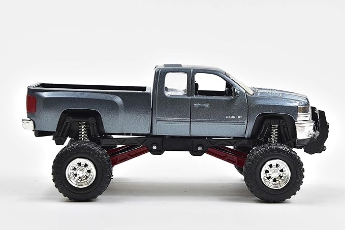 New Ray Silverado 2500 Hd Die Cast Chevrolet with Suspension 1/32° 54526 Blue, male