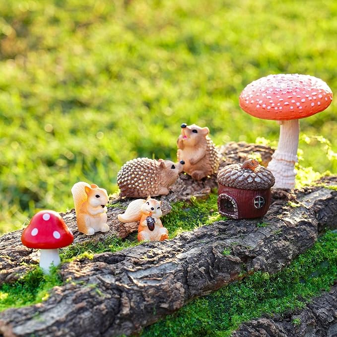 Fairy Garden Accessories, 7 Pieces Squirrel & Hedgehog Resin Figures with Acorn & Mushroom, Handmade Miniature Decor, Garden Miniatures and Home Decorations, Perfect DIY Gift for Kids