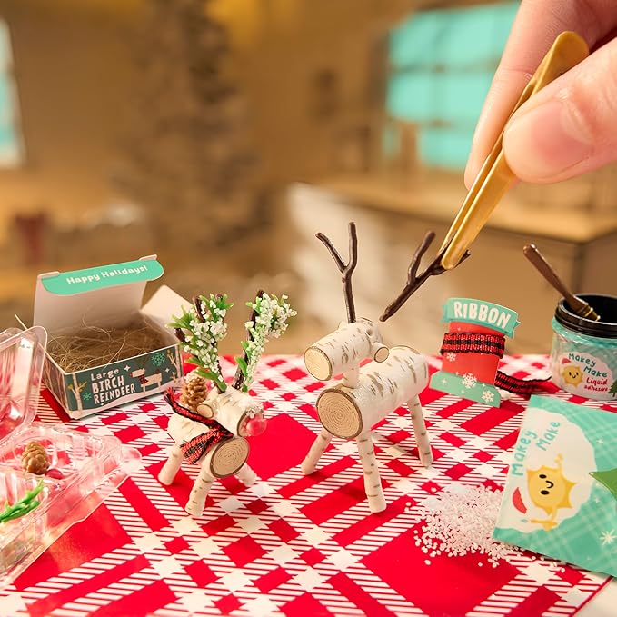 MGA's Miniverse Make It Mini Holiday 2025, The Grinch Dr. Seuss, Mini Collectibles, Mystery Blind Packaging, Holiday, Seasonal, DIY, Crafts, Resin Play, Replica Food, NOT Edible, Collectors, Gift, 8+