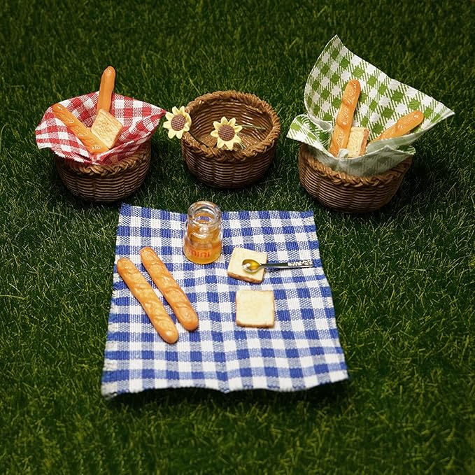 Miniature Food Dollhouse Accessories Garden Decor 1:12 Scale Bread Honey Picnic Basket Cloth Flowers 9PCS Garden Decoration Mini Room Display Props Model (Green Picnic Cloth)