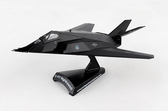 Daron Worldwide Trading F-117 Nighthawk 1:150 Vehicle , Black, Large