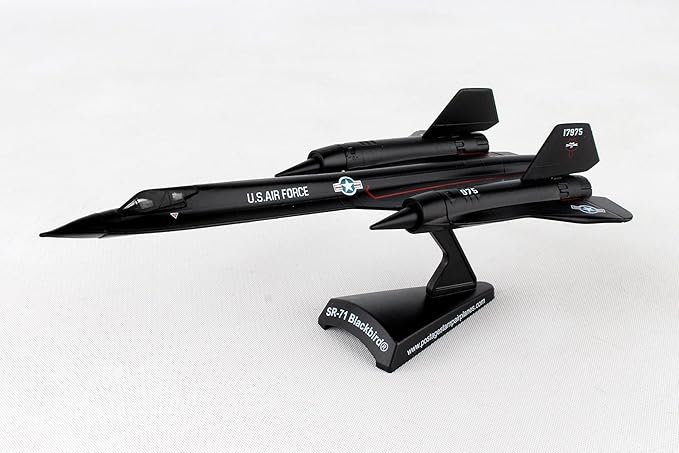 SR-71 Blackbird Die-Cast Metal Model – 1:200 Scale Strategic Reconnaissance Aircraft Replica with Display Stand, Highly Detailed, 6.2” Length x 3.2” Wingspan, Adult Collectible Ages 14+