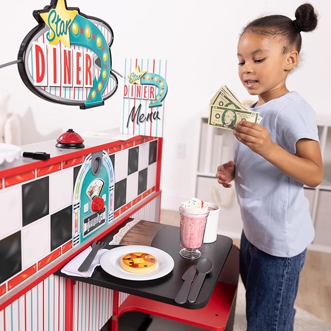 Melissa & Doug Star Diner Restaurant 41-Piece Play Set with Toy Food, Cookware & Play Kitchen Accessories, Preschool Learning Toys for Girls & Boys 3+