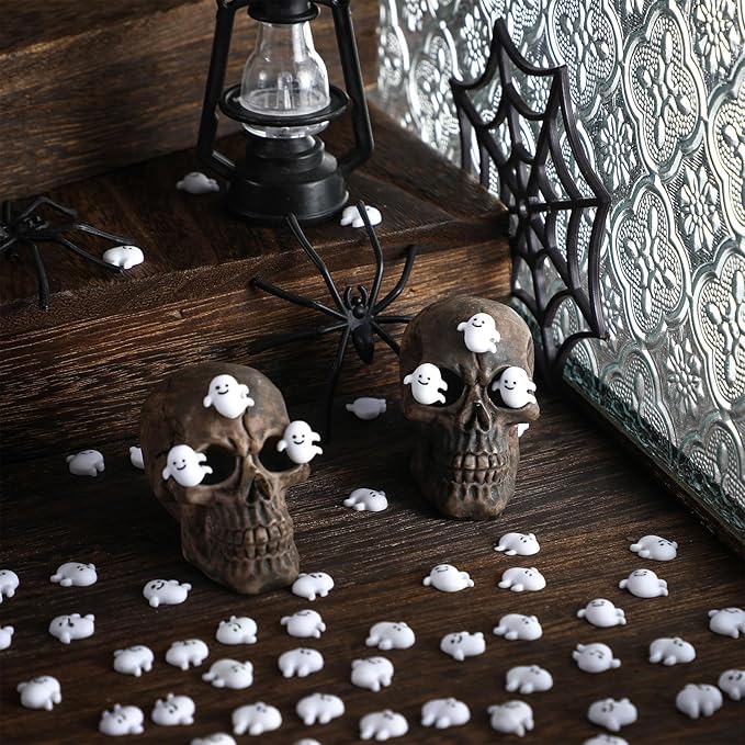 Giegxin 60 Pcs Halloween Miniatures Ghost Charms Flatback Mini Ghost Decoration Small Artificial Halloween DIY Craft for Party Dollhouse Hair Clips Vase Fillers Accessories(White,0.39 Inch)