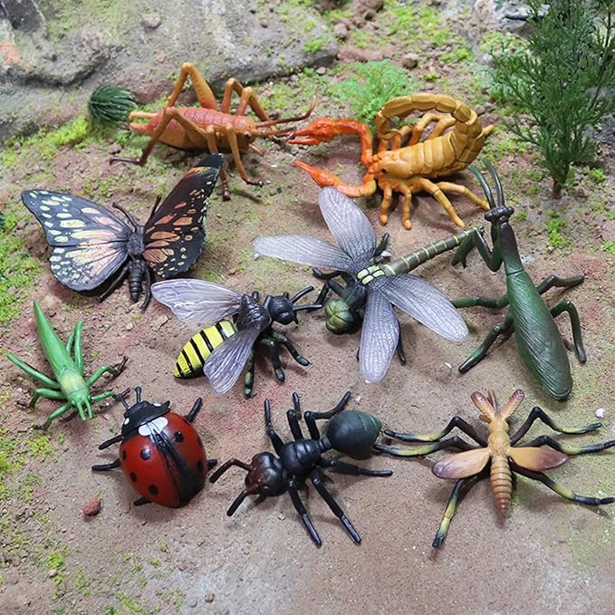 12 PCS Fake Bug Toys for Kids, Plastic Bugs Animal Figures Halloween Party Favor Cake Topper Insect Figurines