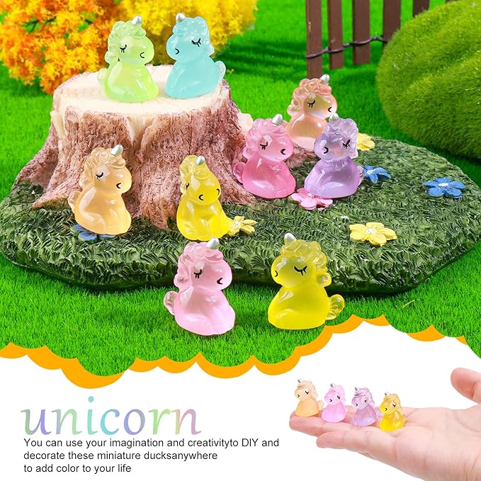 70Pcs Luminous Resin Animal Set Miniature Animal Types Glow-in-The-Dark Effect Fairy Tale Garden Aquarium Dollhouse Miniature Landscape DIY Kit