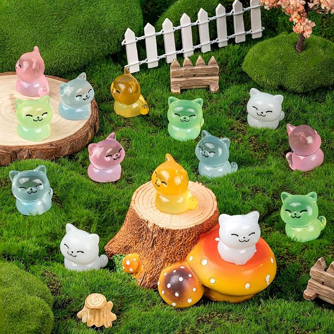 40Pcs Luminous Mini Resin Cat, Miniature Cat, Glow in The Dark Tiny Cats Ornament for Garden Landscape Aquarium Dollhouse Birthday Party Room Crafts Decor